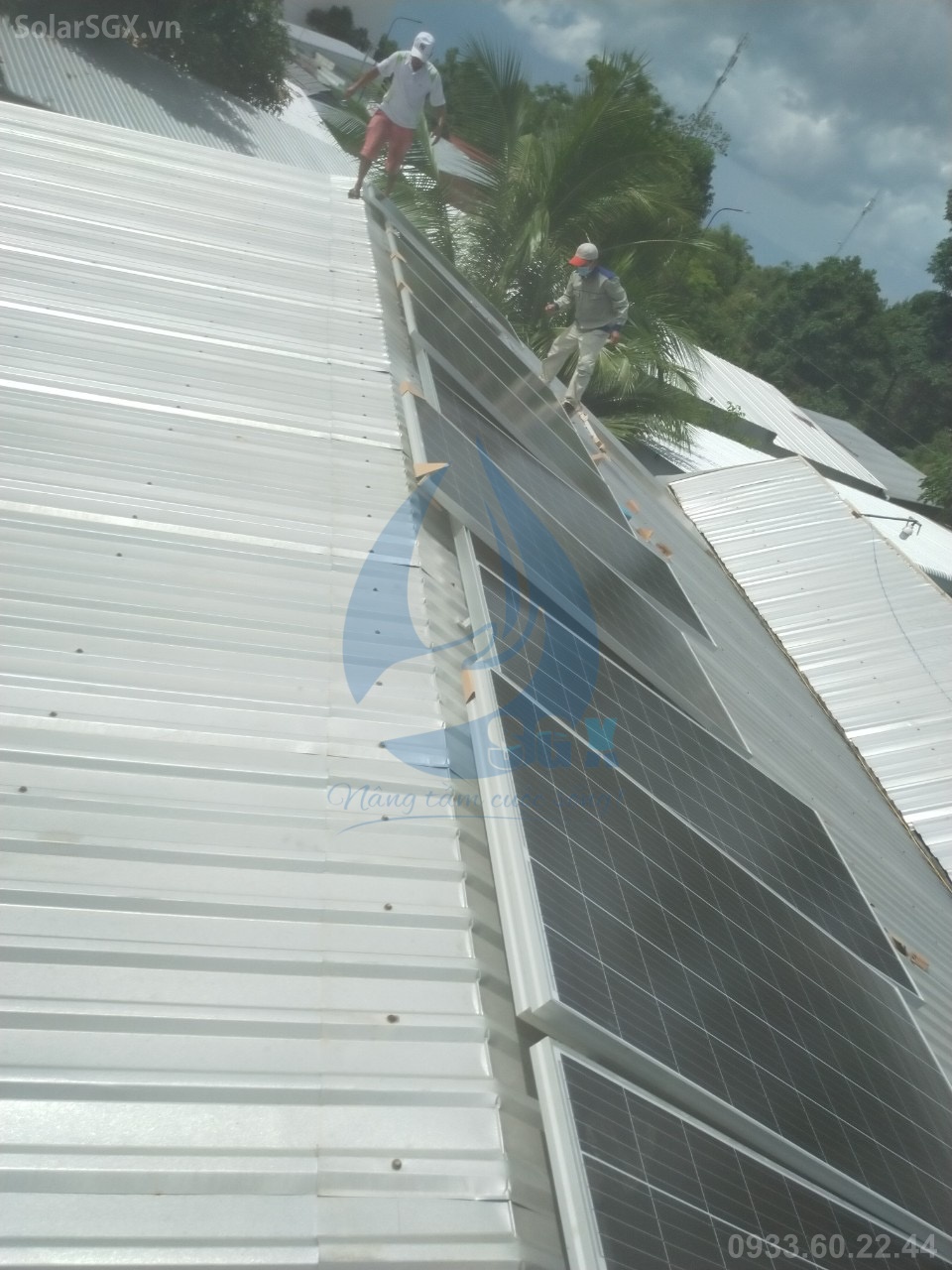 Hệ thống điện năng lượng mặt trời công suất 5kW nhà anh Tình, xã Thủy Tây, huyện Thạnh Hóa, tỉnh Long An