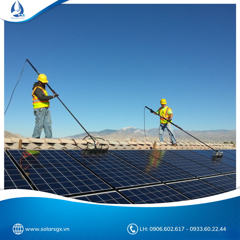 ve sinh be mat pin nang luong mat troi